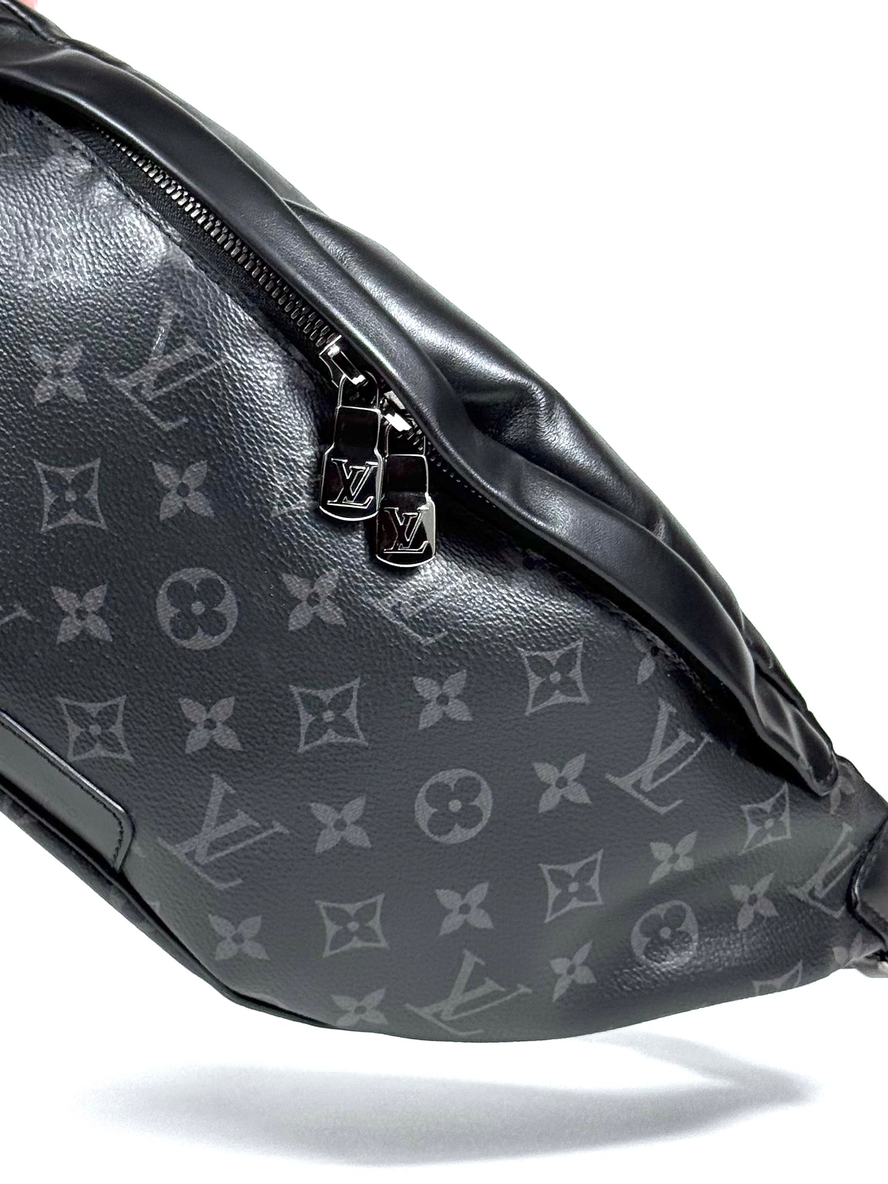 Louis Vuitton Eclipse Monogram Discovery Bumbag (Microchip)