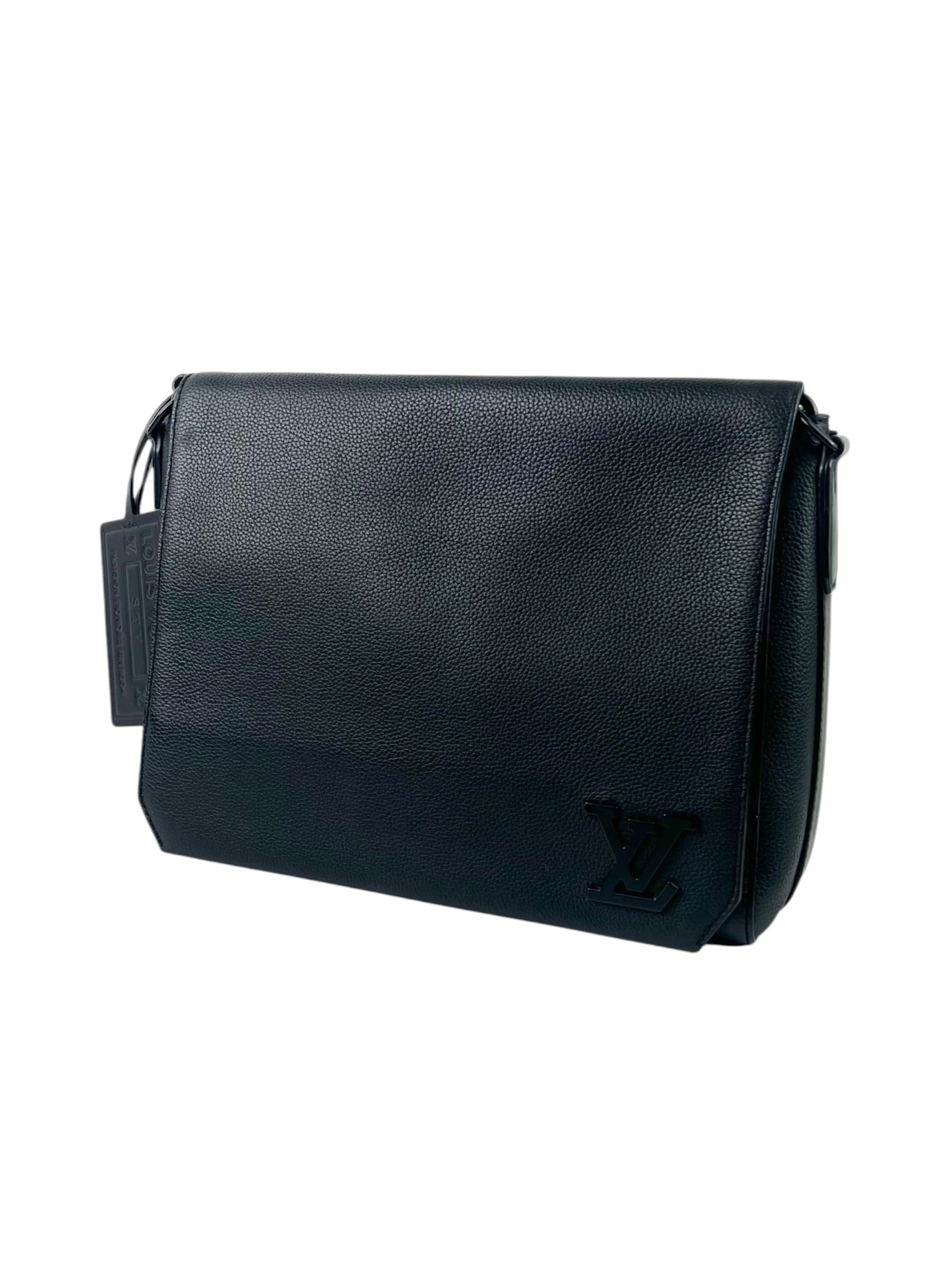 Louis Vuitton Aerogram Takeoff Black Messenger Bag