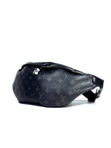 Louis Vuitton Eclipse Monogram Discovery Bumbag (Microchip) 2