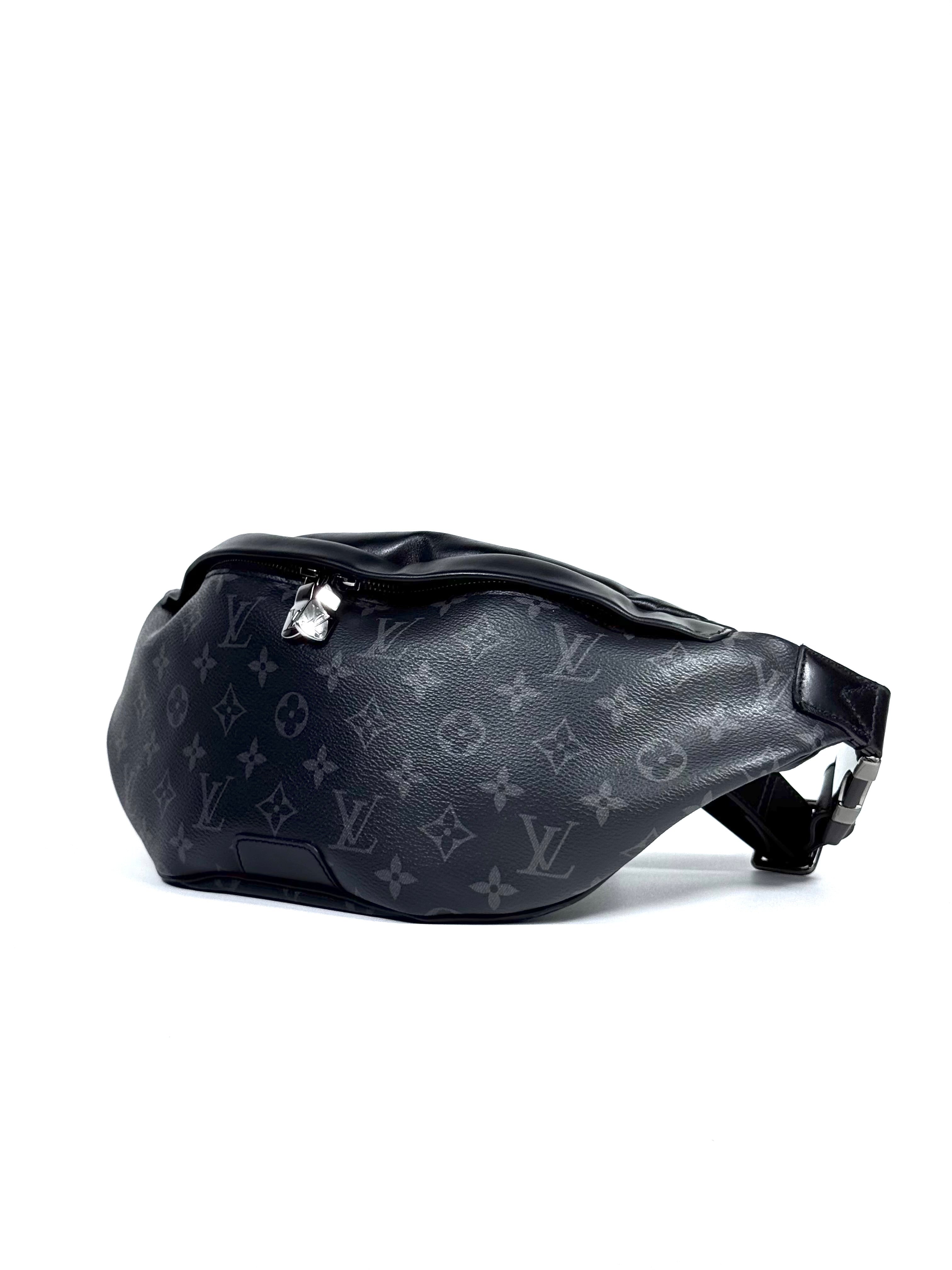 Louis Vuitton Eclipse Monogram Discovery Bumbag (Microchip)