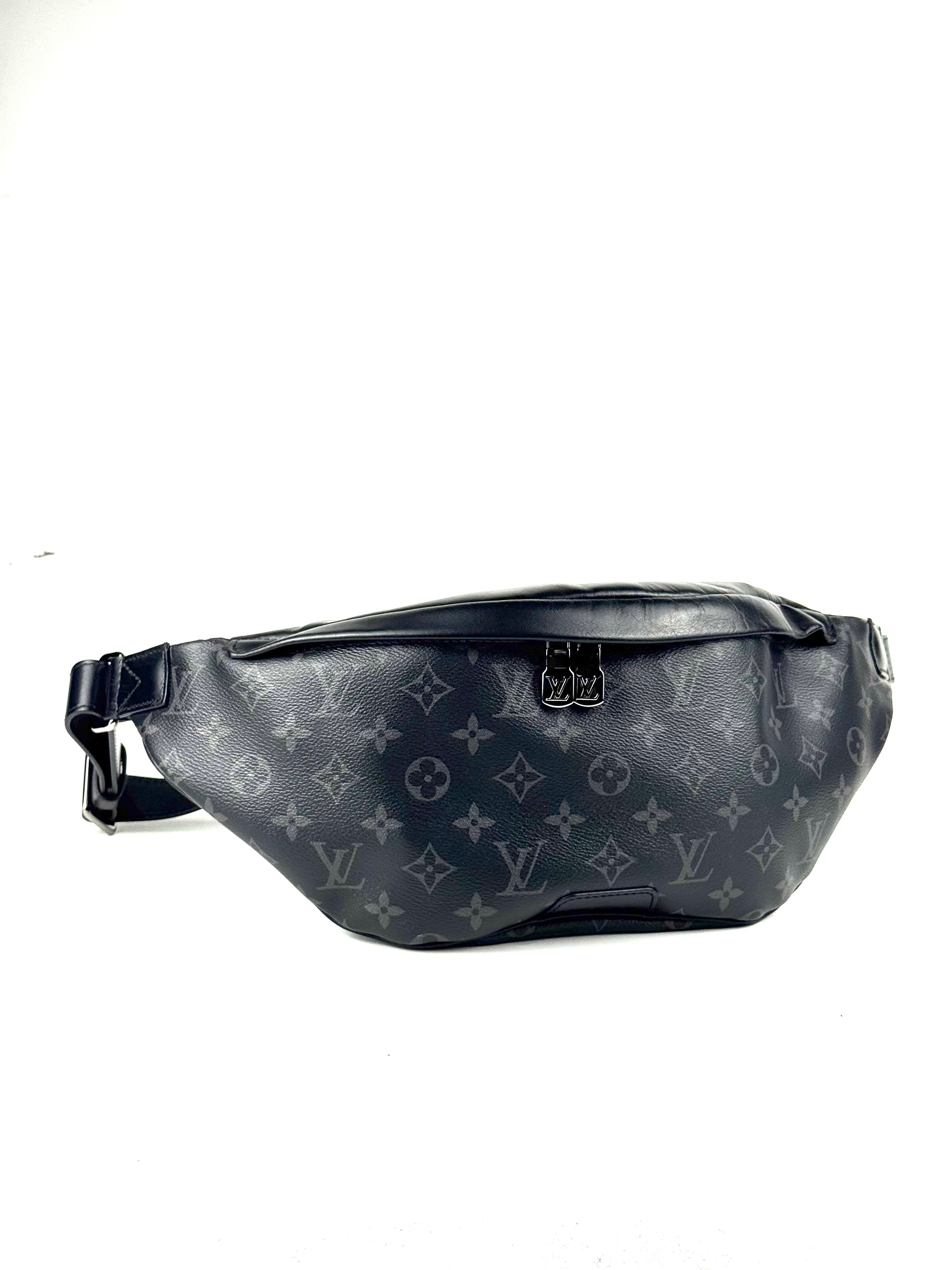 Louis Vuitton Eclipse Monogram Discovery Bumbag
