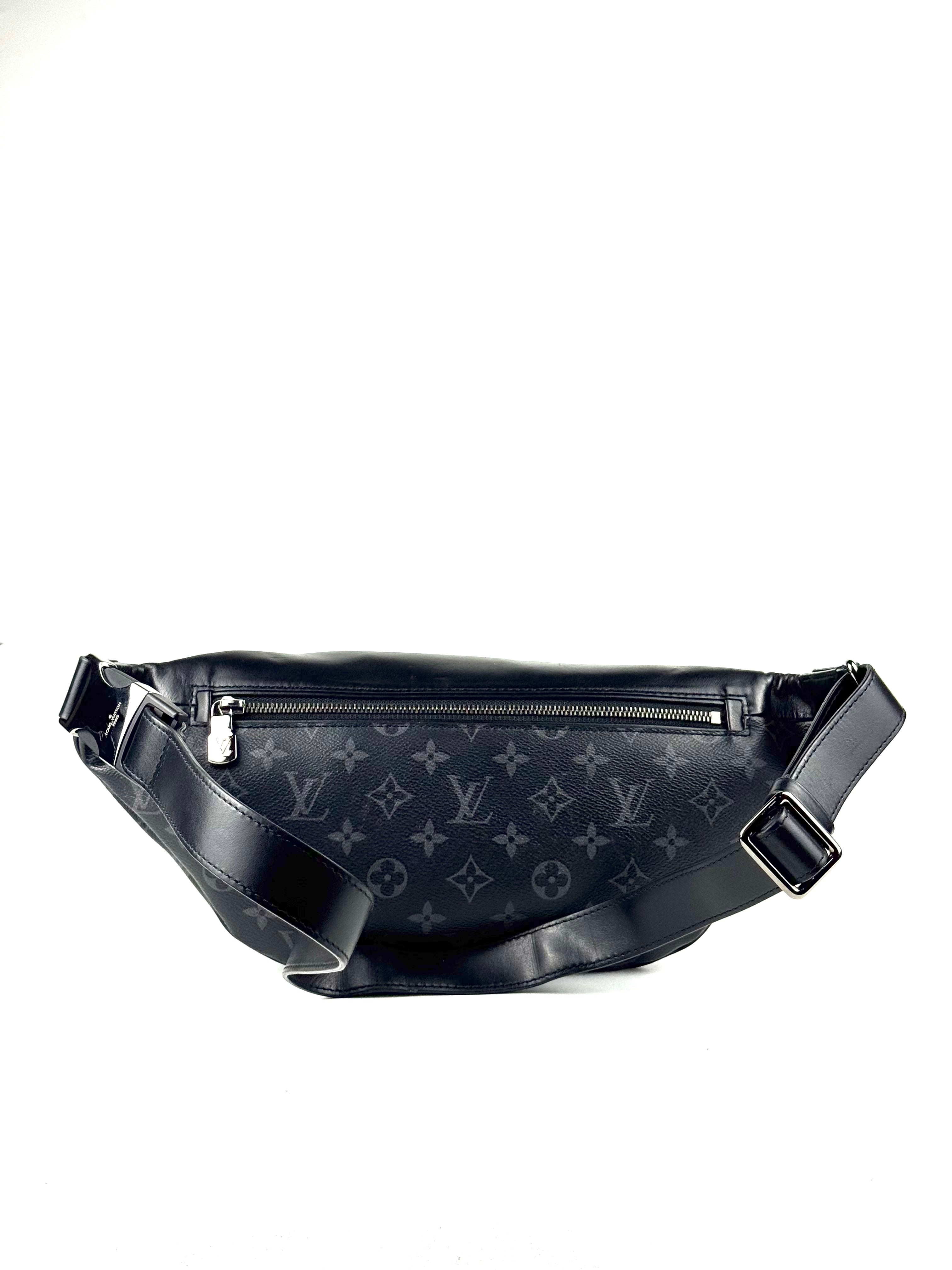 Louis Vuitton Eclipse Monogram Discovery Bumbag