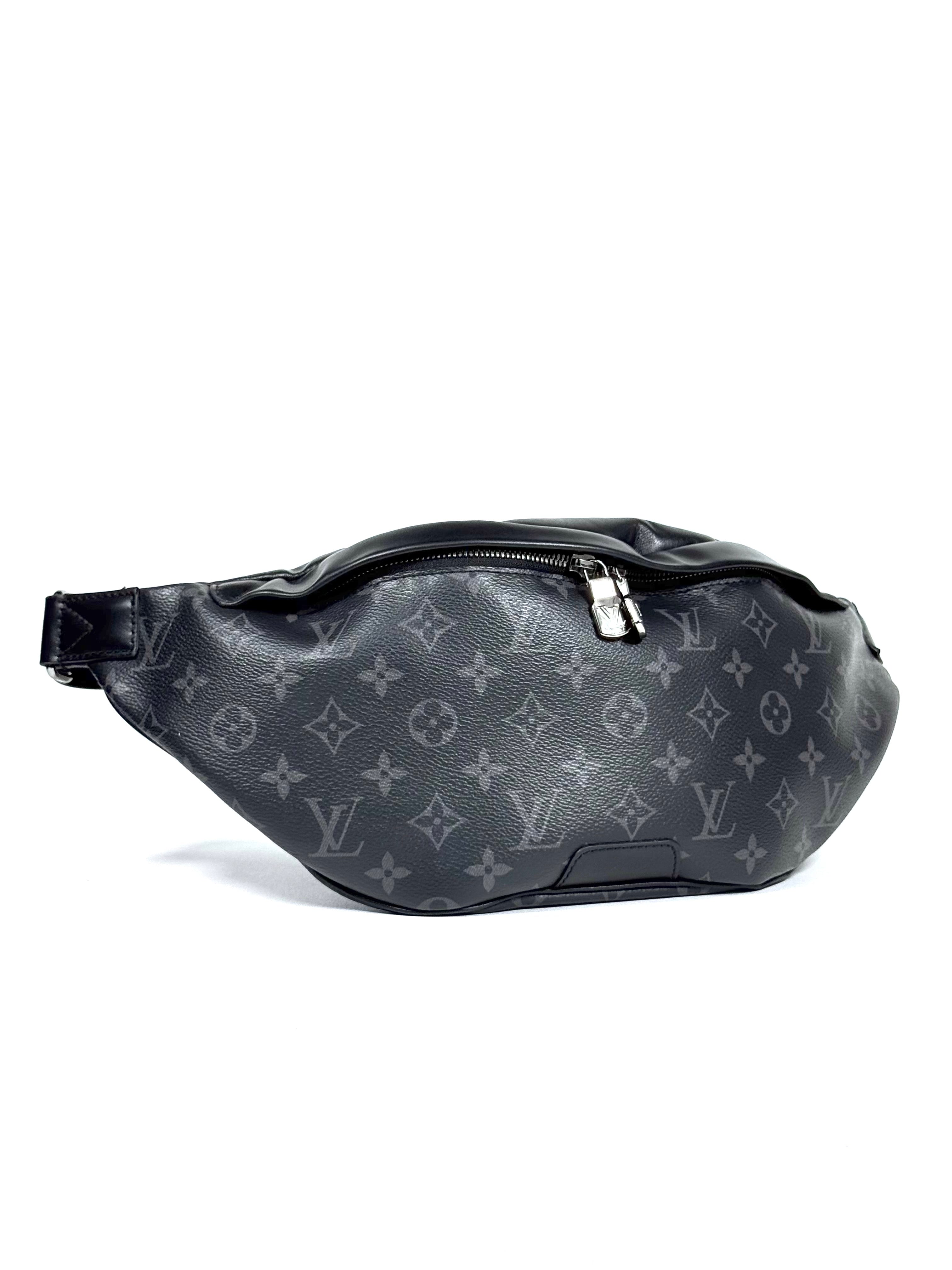 Louis Vuitton Eclipse Monogram Discovery Bumbag (Microchip)